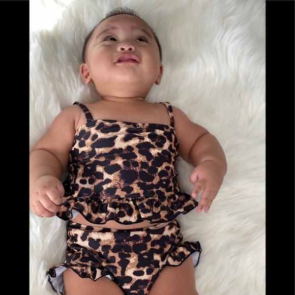 Adorable Toddlers 2pc Leopard Swimsuit - Picture 3 of 4